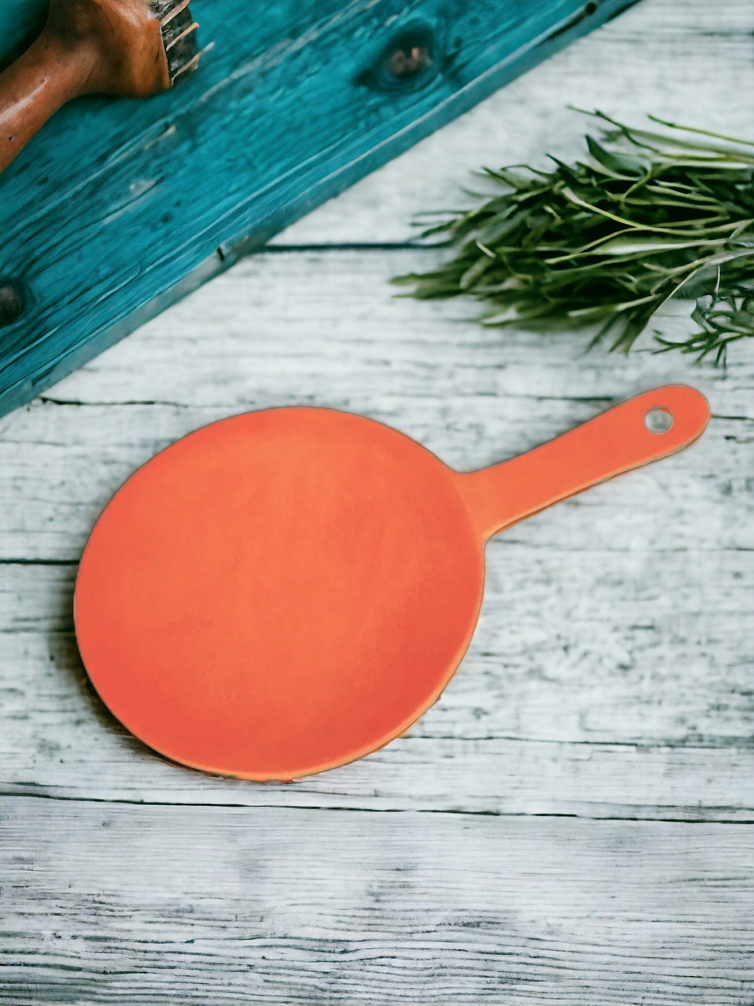 Tamas Clay Tawa – Handcrafted Terracotta Tawa with Handle for Roti & Dosa