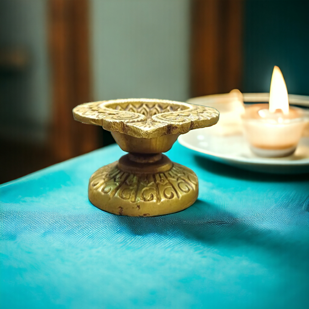 Tamas Brass Paan Diya With Stand (Golden) (1.5 Inches)