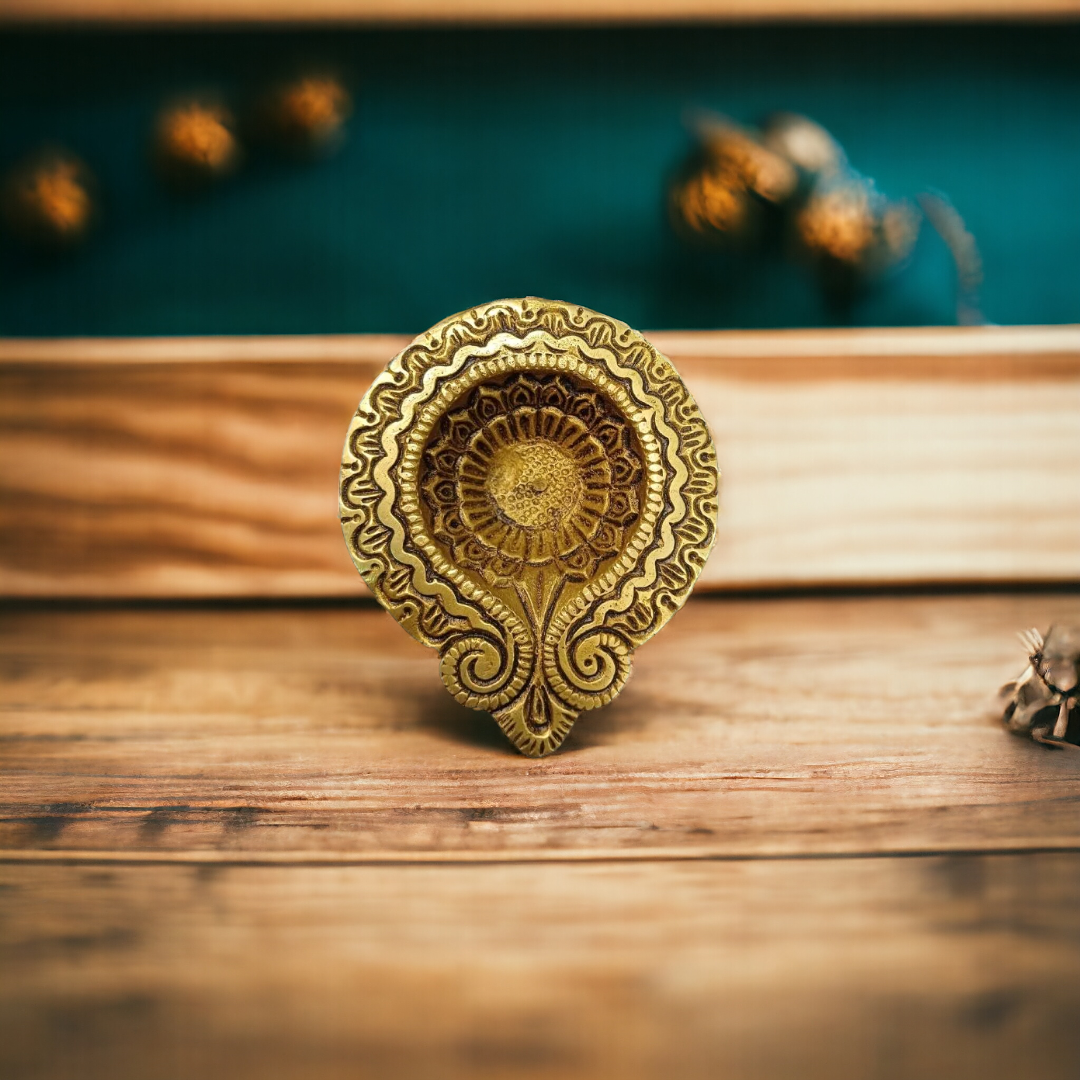 Tamas Brass Paan Diya With Stand (Golden) (1.5 Inches)