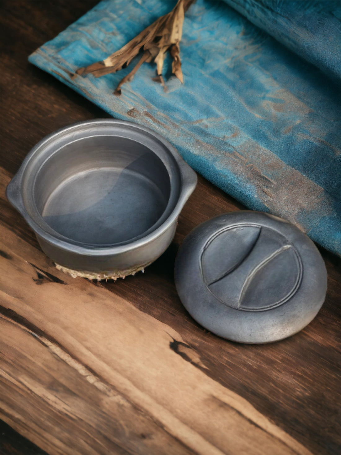 Buy Tamas Handcrafted Clay Hot Case | Natural Black Clay Food Warmer