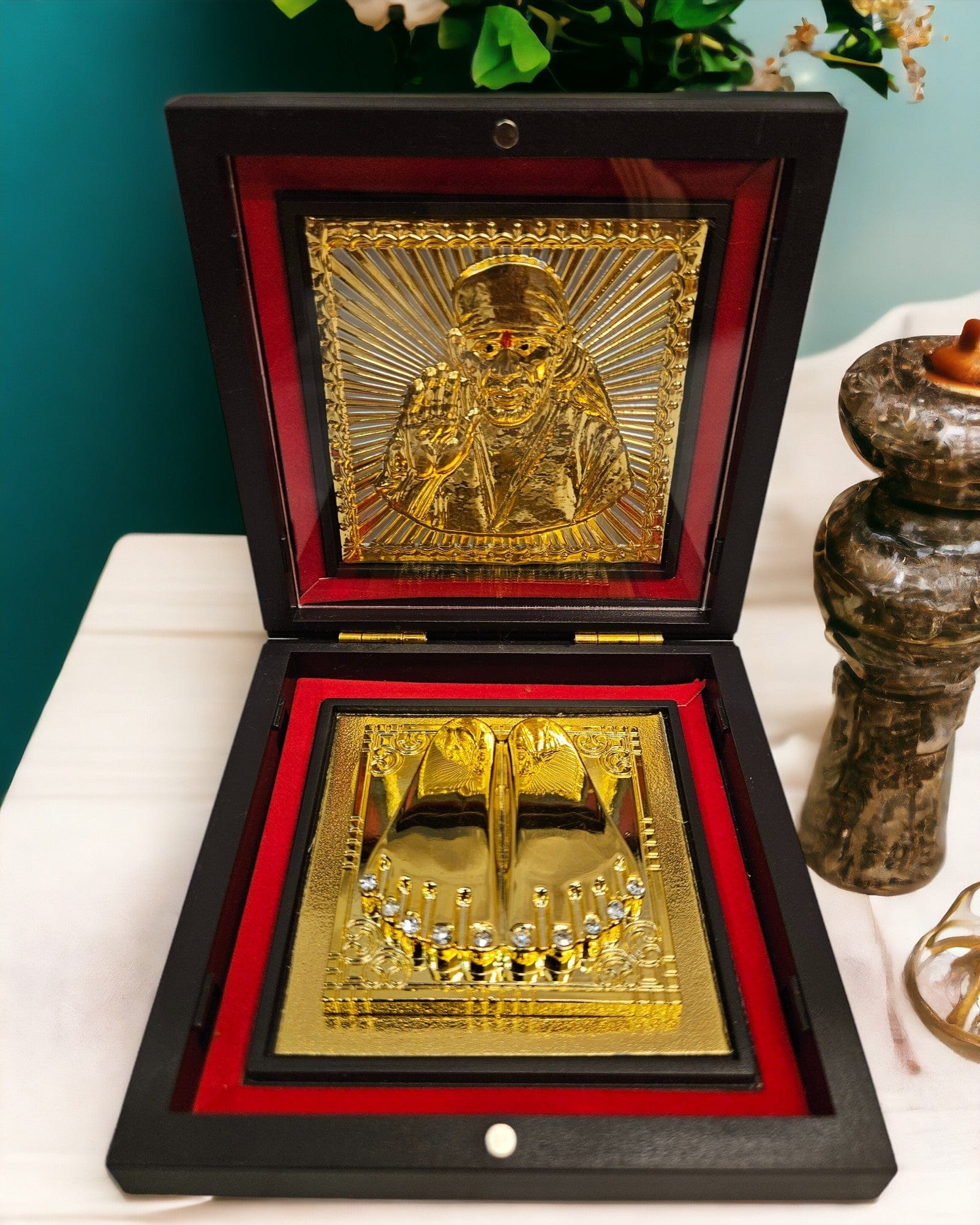 Gold Foil Om Sai Ram