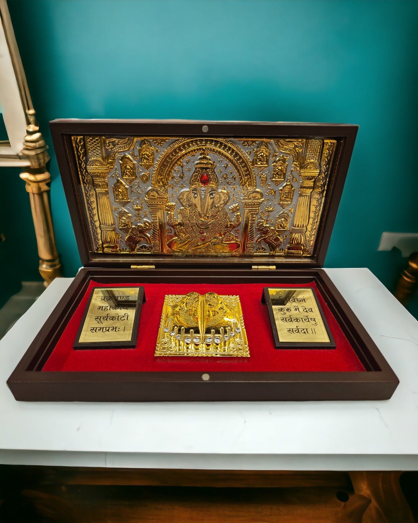 Gold Foil Shree Ganeshay Namah Gift \Pooja Box |(5.5 X 8.5 X 4.5 inch)|Weight - 0.33 kg - Tamas: Luxury Indian Gifts