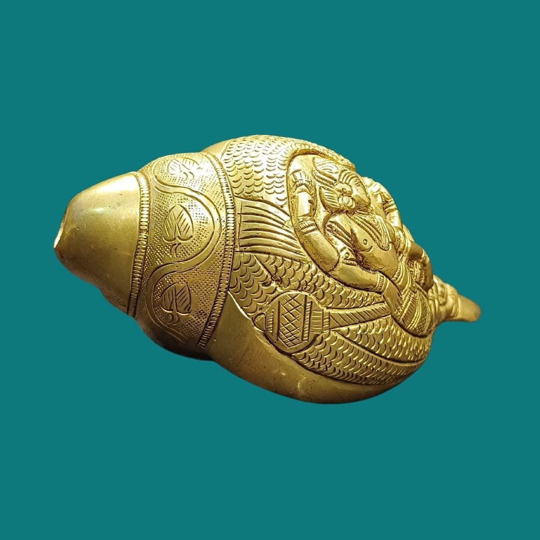 Tamas Brass Shankh with Vishnu Carving Antique