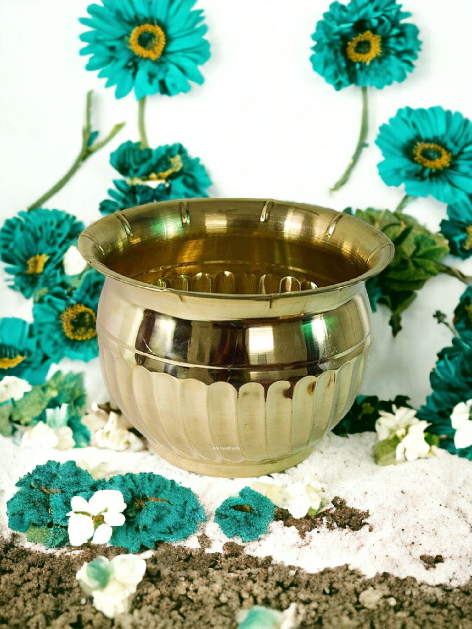 Tamas Brass Flower Pot/Gamla