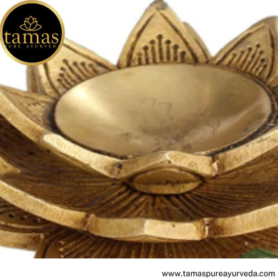 Tamas Brass Handcrafted Lotus Dhoop Stand with Antique Finish (4 x 4 x 2.5 Inches, Golden) (Pack of 1)